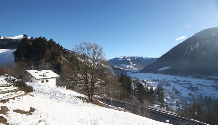Bauernhaus mit Stall und Garten in Feldis